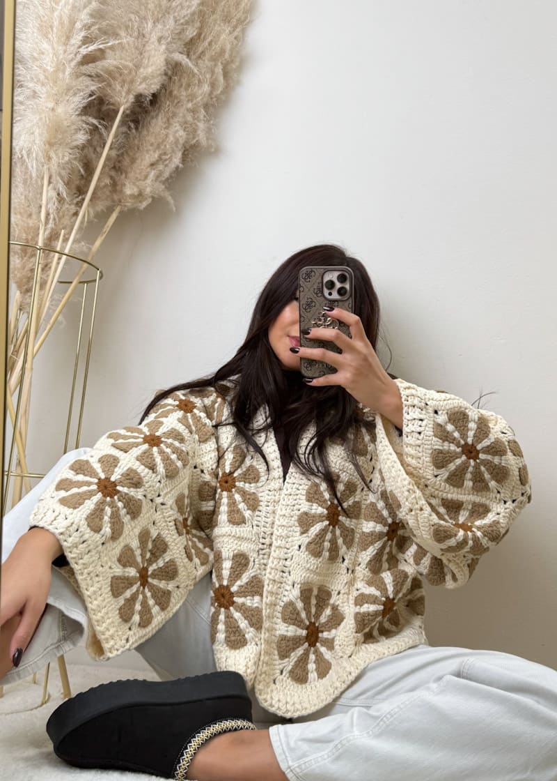 Handmade Cardigan Kurz Beige