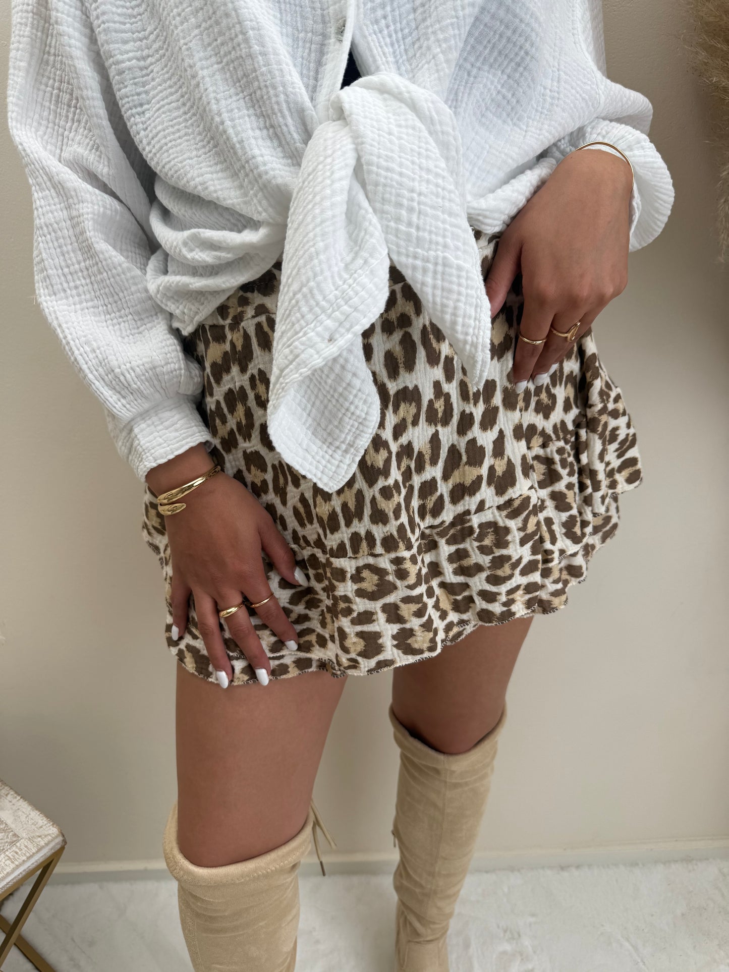 Leo Beige