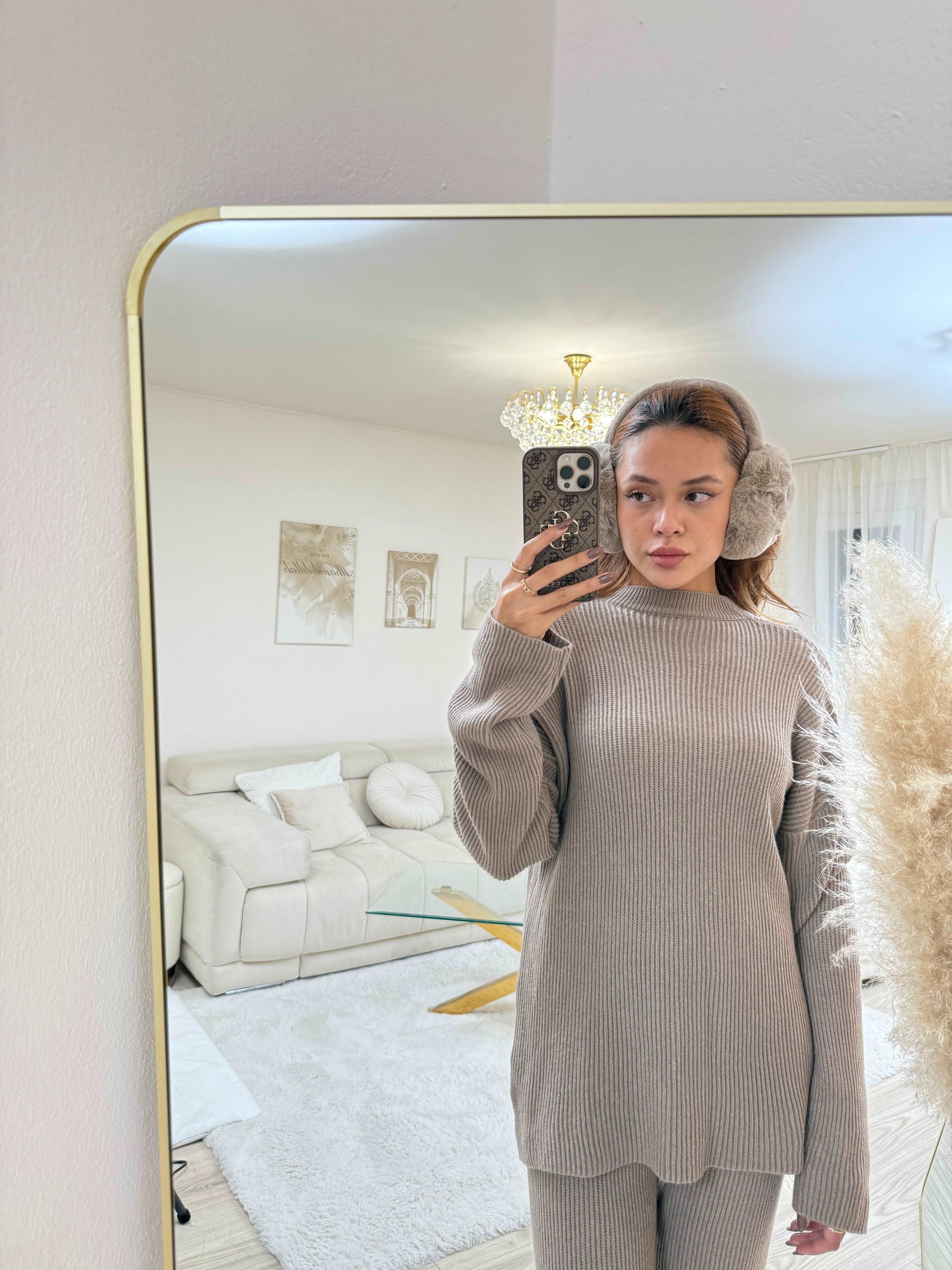 Taupe