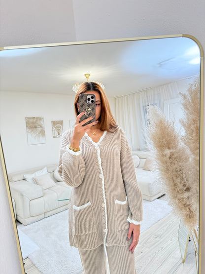 Taupe