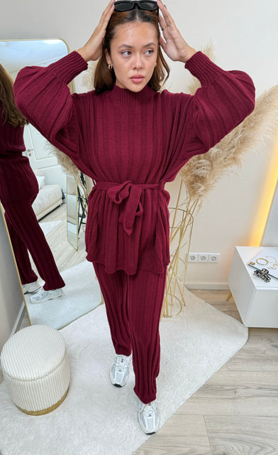 Strick-Set mit Stoffgürtel Bordeaux