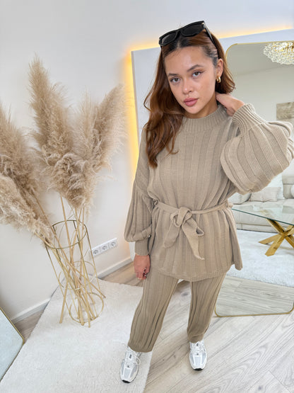Taupe
