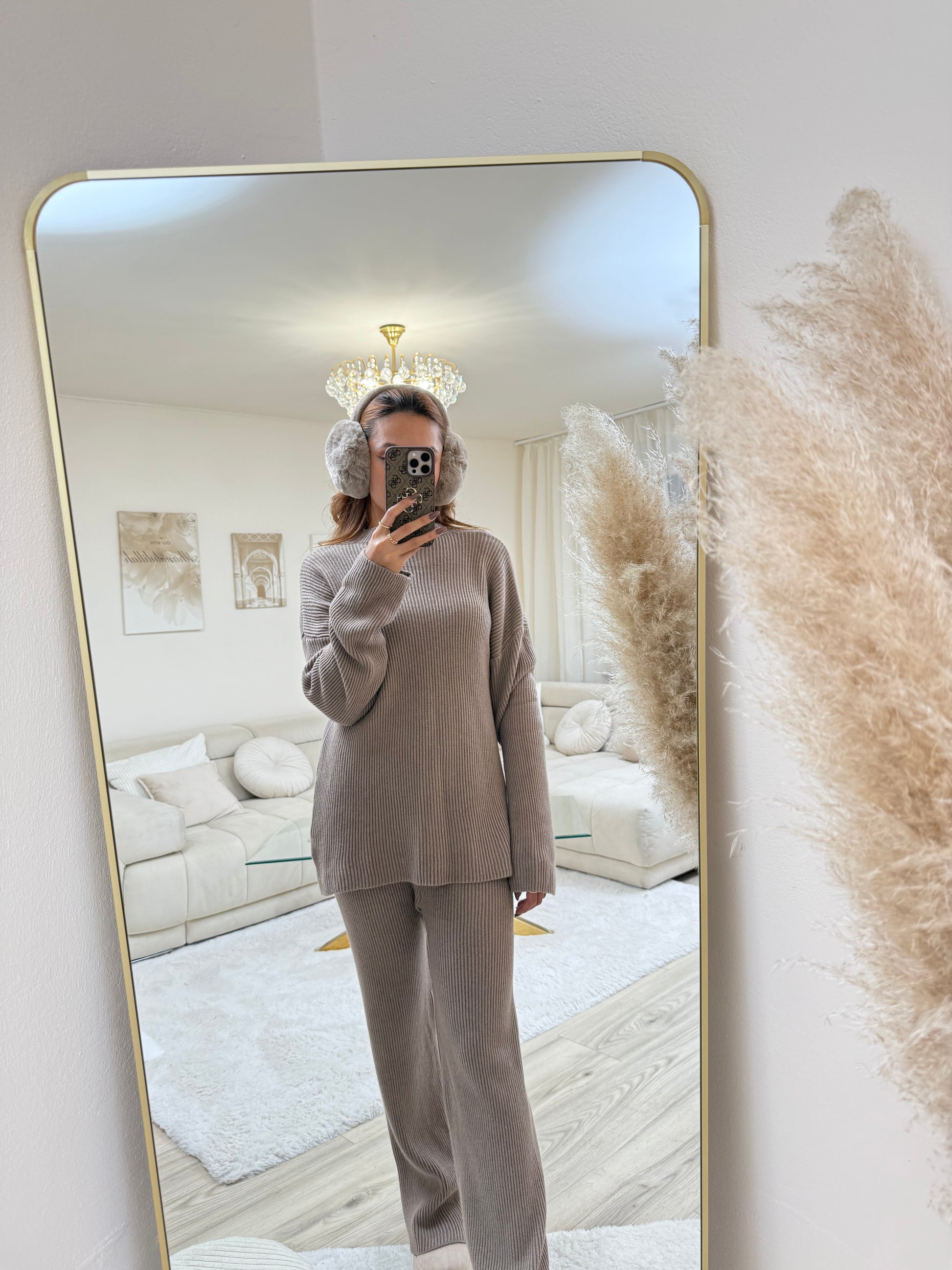 Taupe