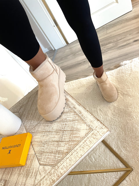 Plateau-Boots Kurz Beige