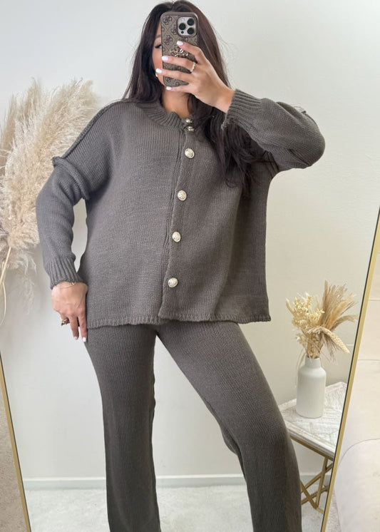 Set mit Goldknöpfen Taupe