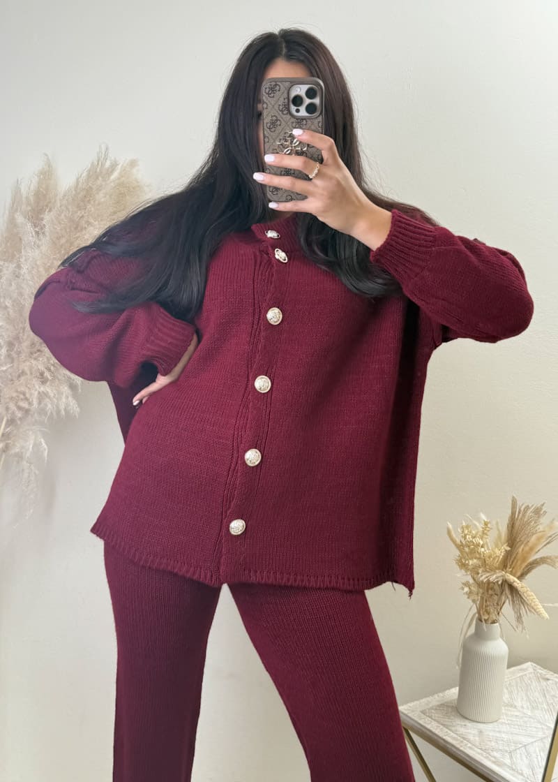 Set mit Goldknöpfen Bordeaux