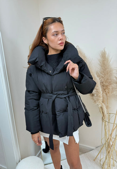 Copperose Winterjacke mit Gürtel Schwarz