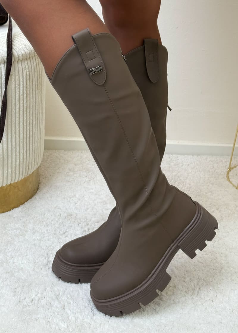 Lange Stiefel Braun