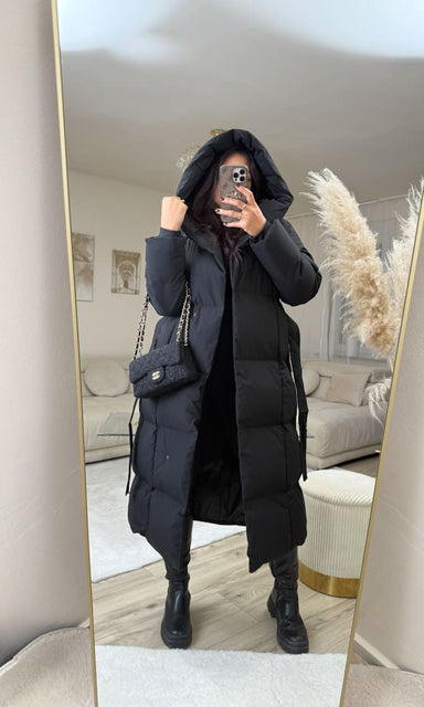 Copperose Winterjacke mit Kapuze und Gürtel Schwarz