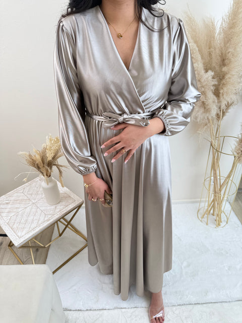 Satin Kleid mit Bindegürtel Taupe