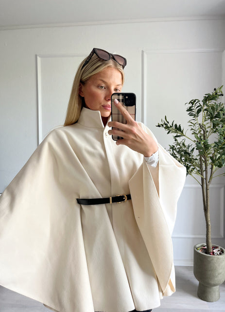 Poncho mit Gürtel Beige