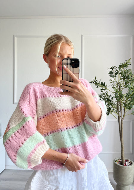 Pastellfarbener Pullover Rosa